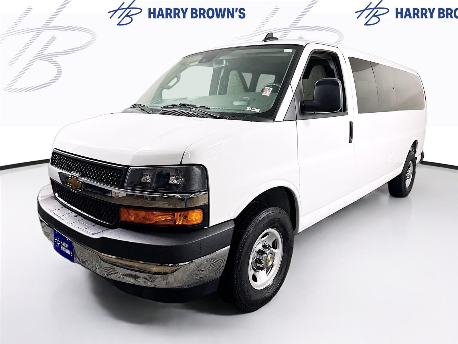 2025 Chevrolet Express Passenger 1LT