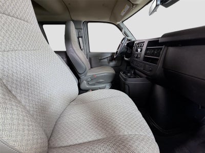 2025 Chevrolet Express Passenger 1LT