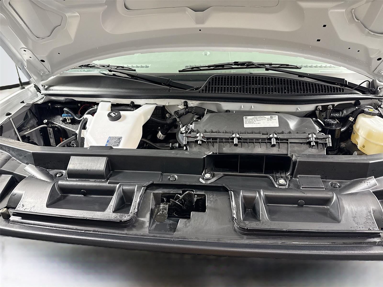 2025 Chevrolet Express Passenger 1LT