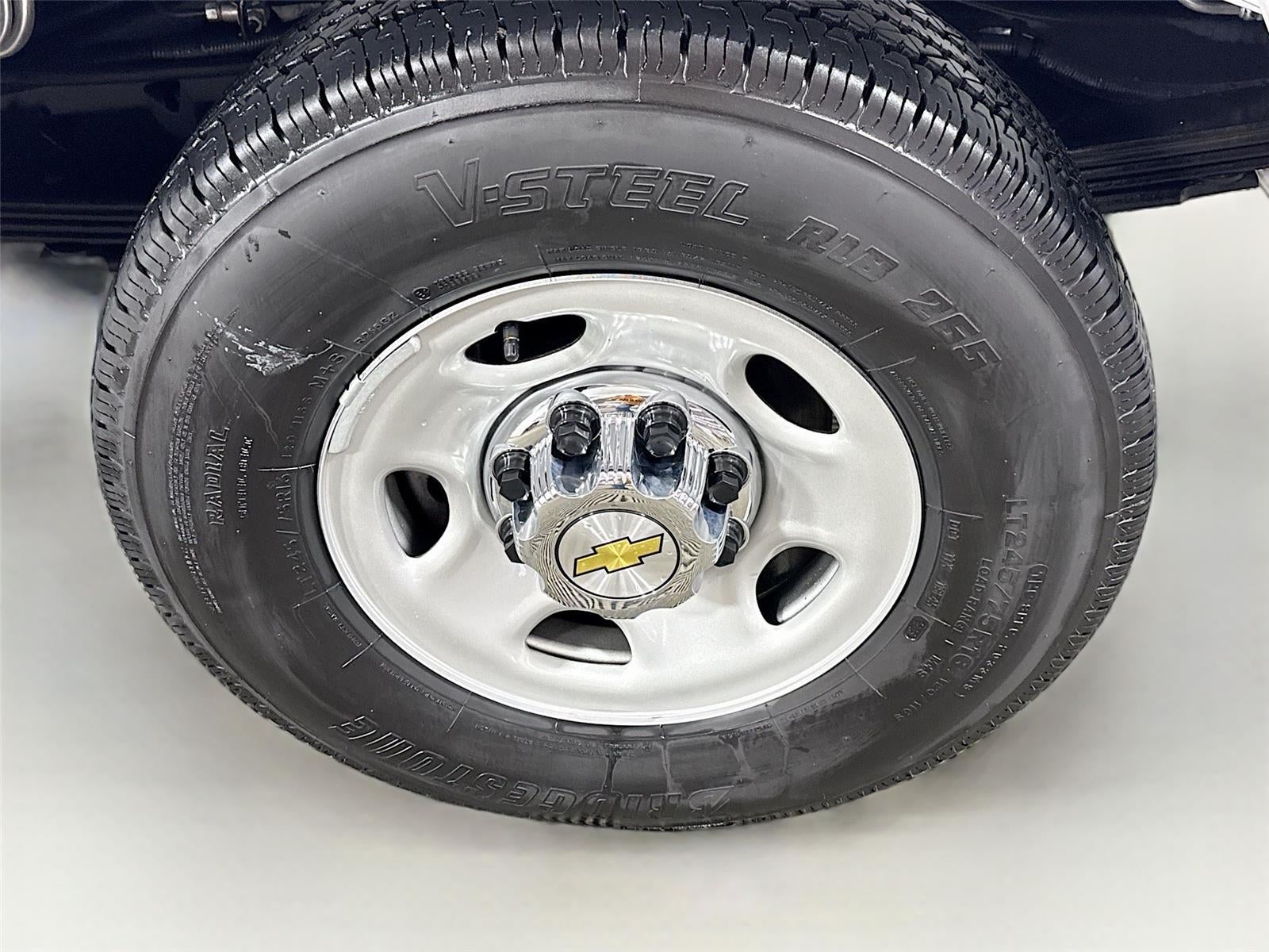 2025 Chevrolet Express Passenger 1LT