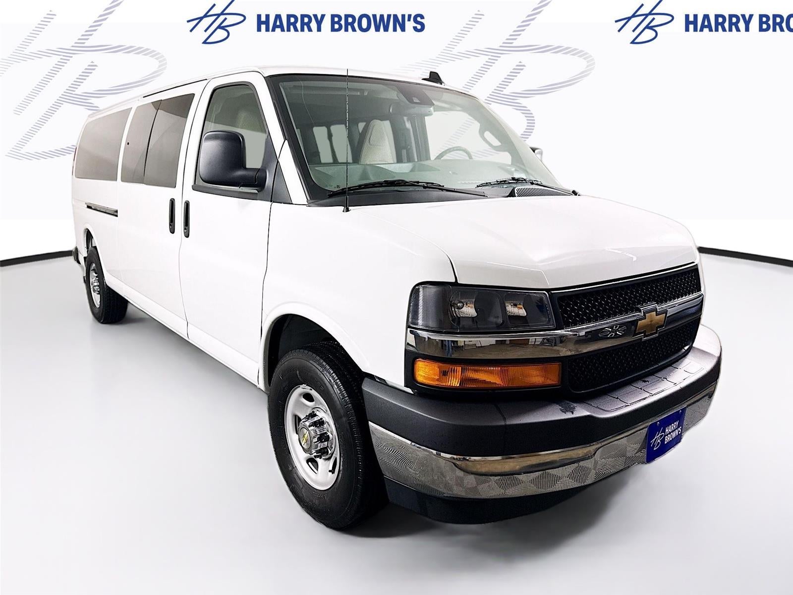 2025 Chevrolet Express Passenger 1LT