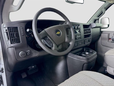 2025 Chevrolet Express Passenger 1LT