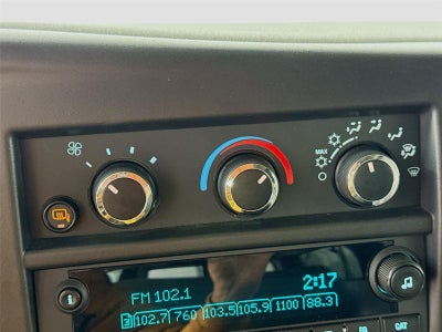 2025 Chevrolet Express Passenger 1LT