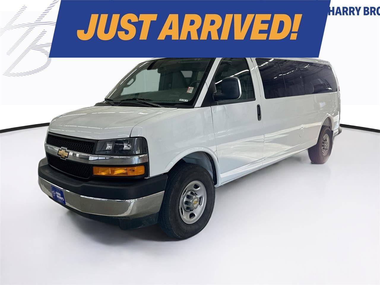 2025 Chevrolet Express Passenger 1LT