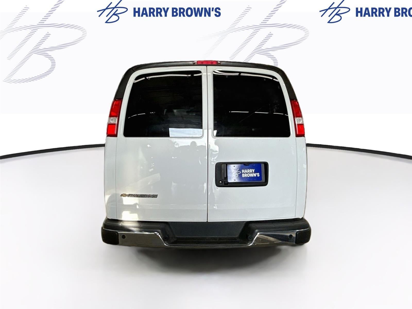 2025 Chevrolet Express Passenger 1LT