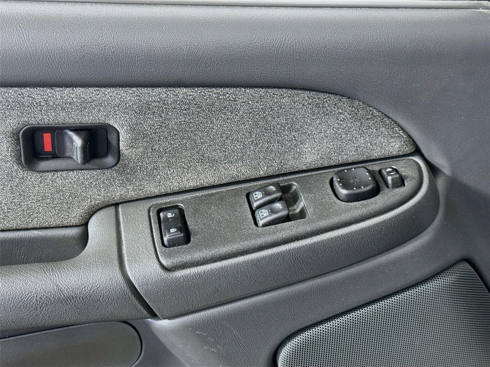 2003 Chevrolet Silverado 1500 LS
