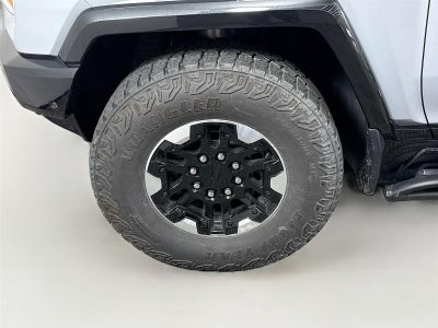 2024 GMC HUMMER EV SUV 2X