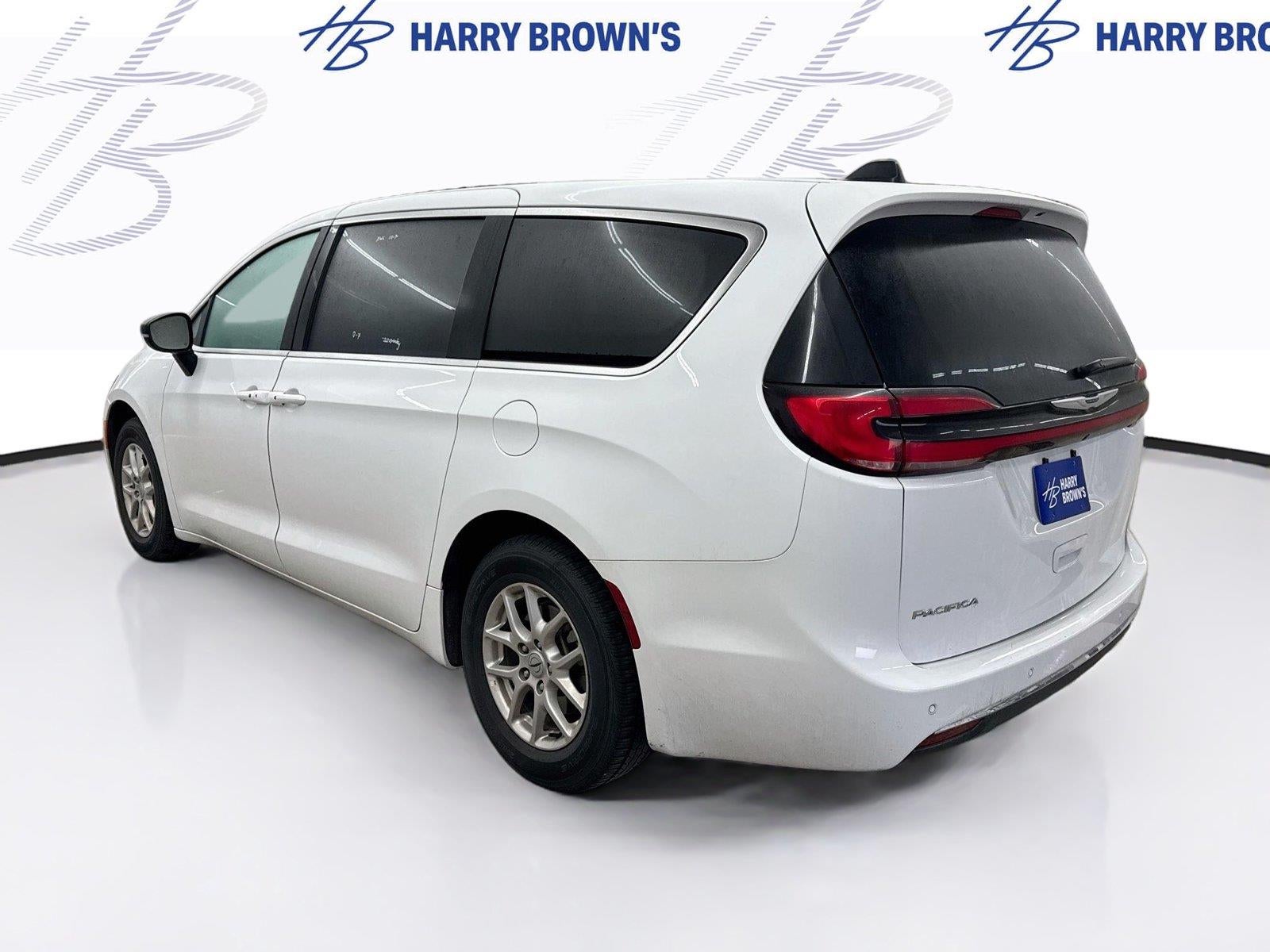 2025 Chrysler Pacifica Select