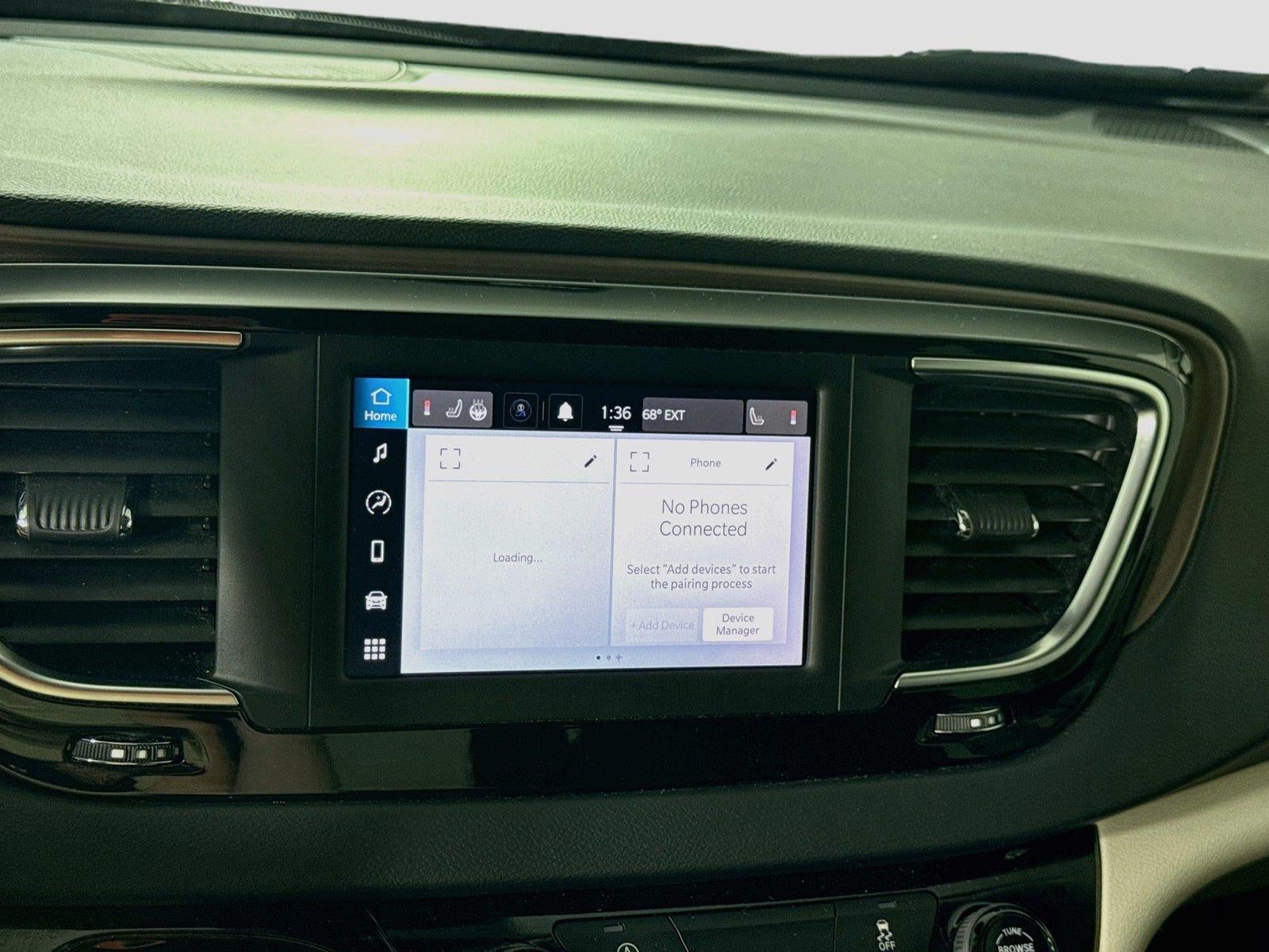 2023 Chrysler Voyager LX