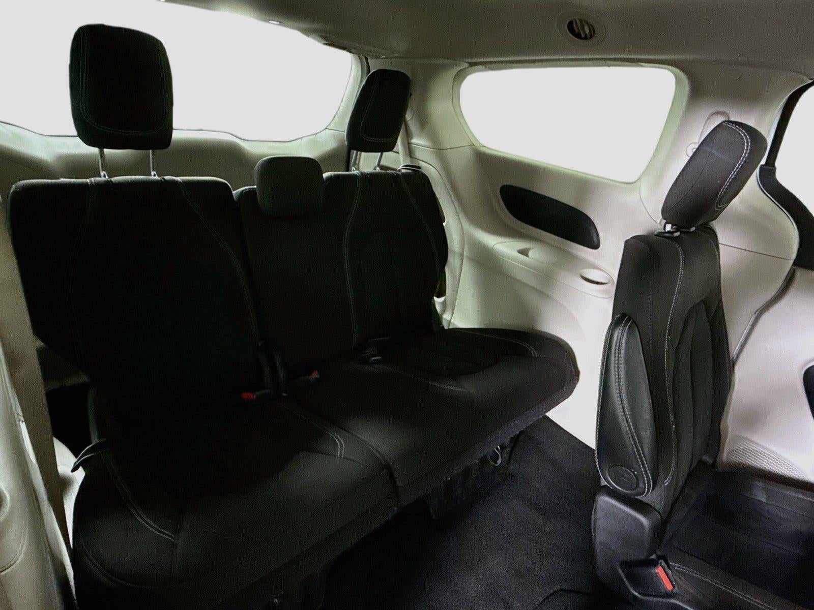2024 Chrysler Voyager LX