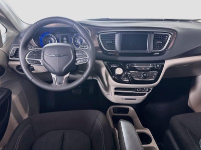 2024 Chrysler Voyager LX