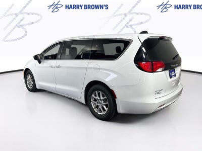 2024 Chrysler Voyager LX