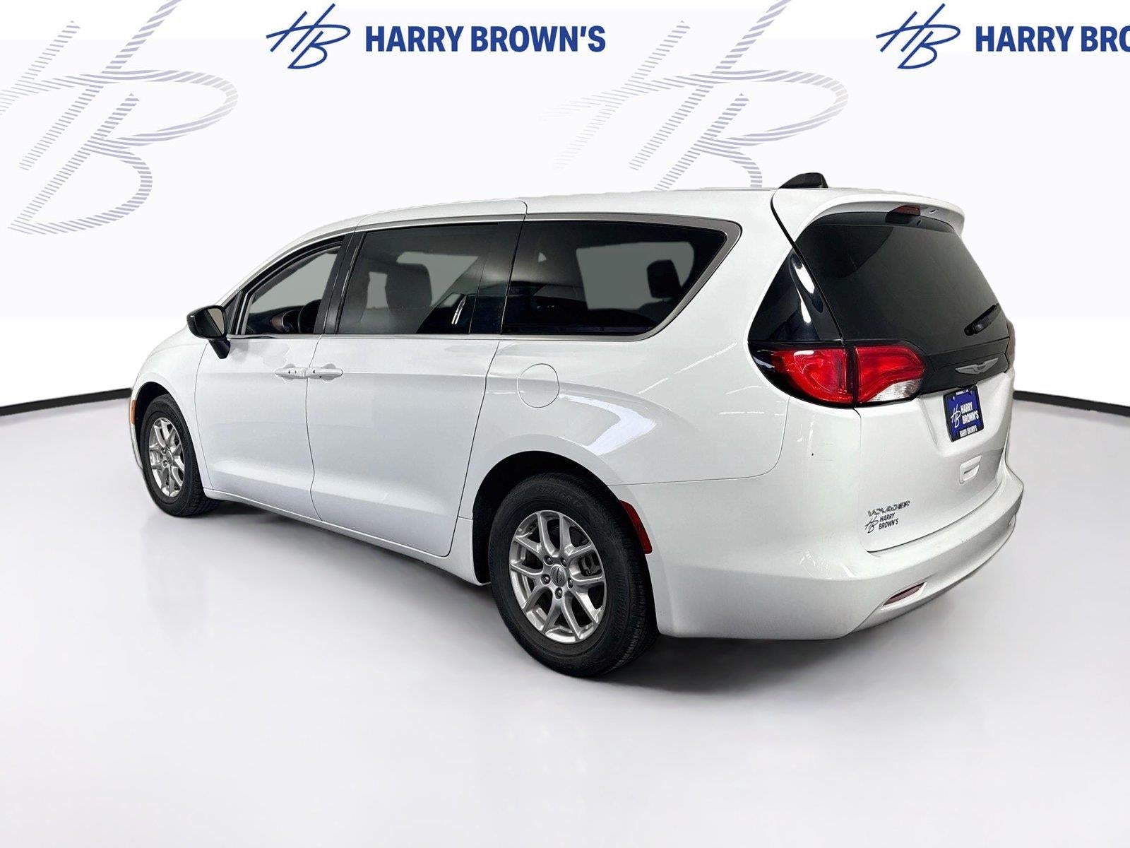 2024 Chrysler Voyager LX
