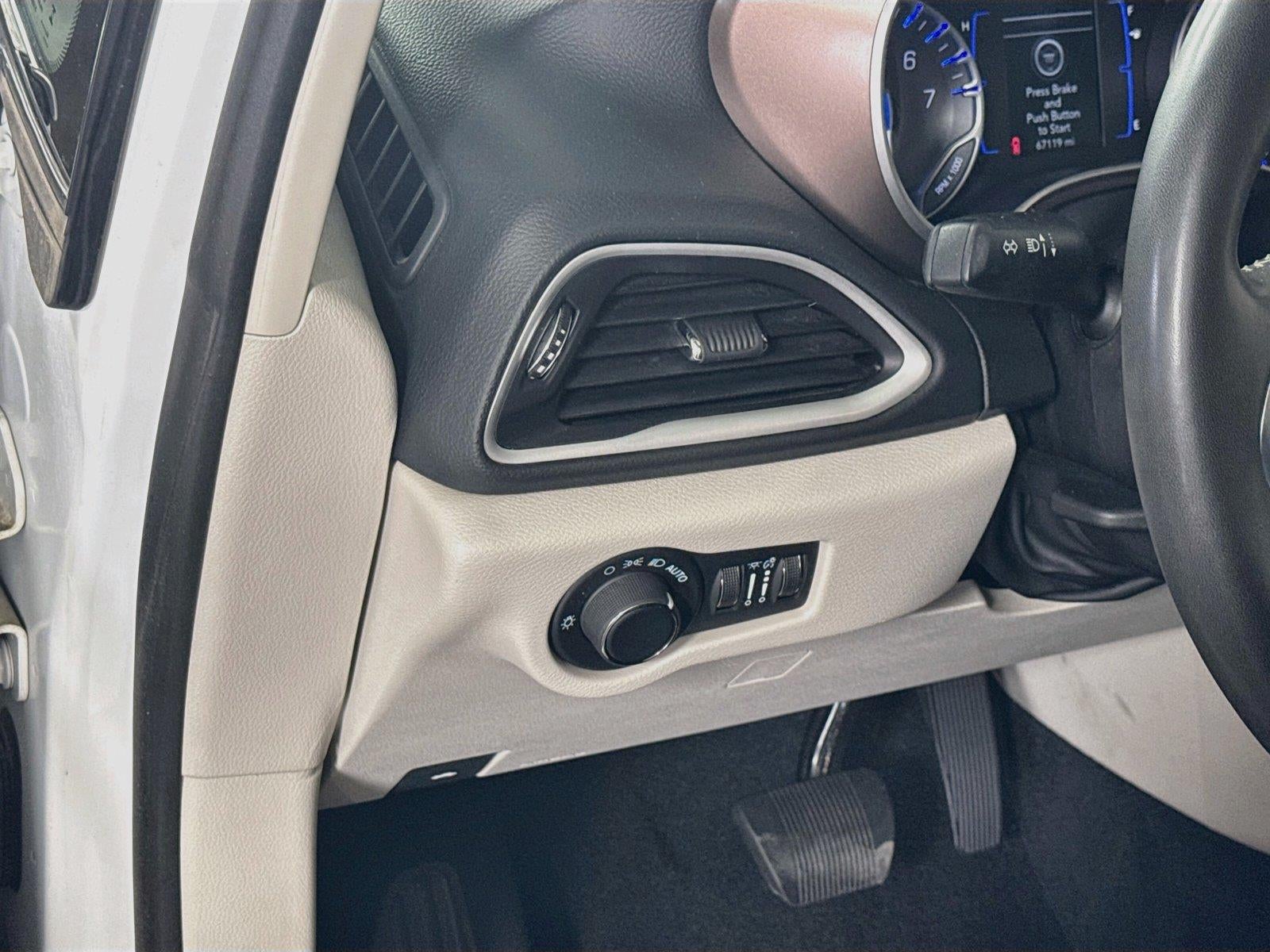 2024 Chrysler Voyager LX