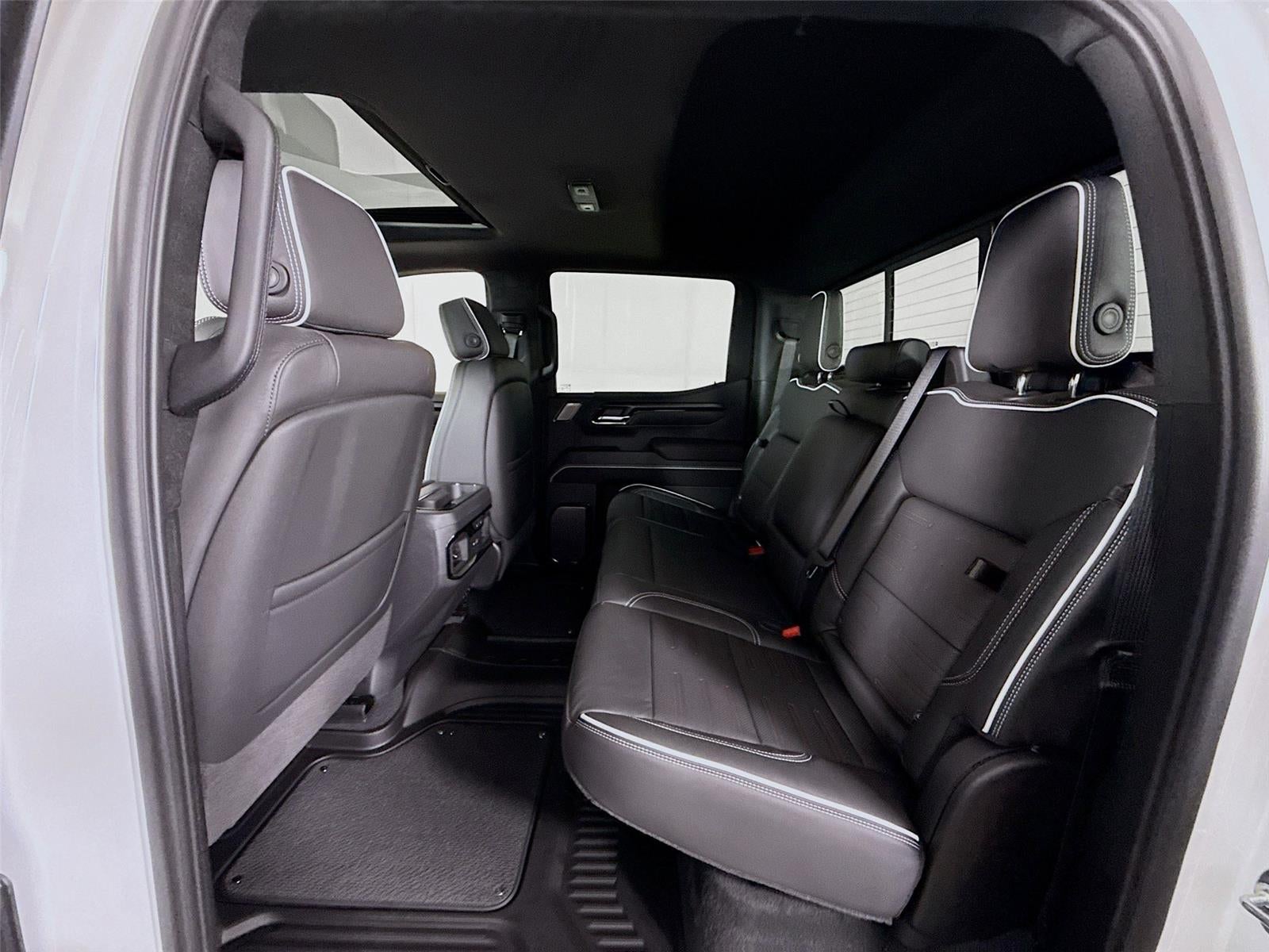 2026 GMC Sierra 1500 AT4X - Photo 19