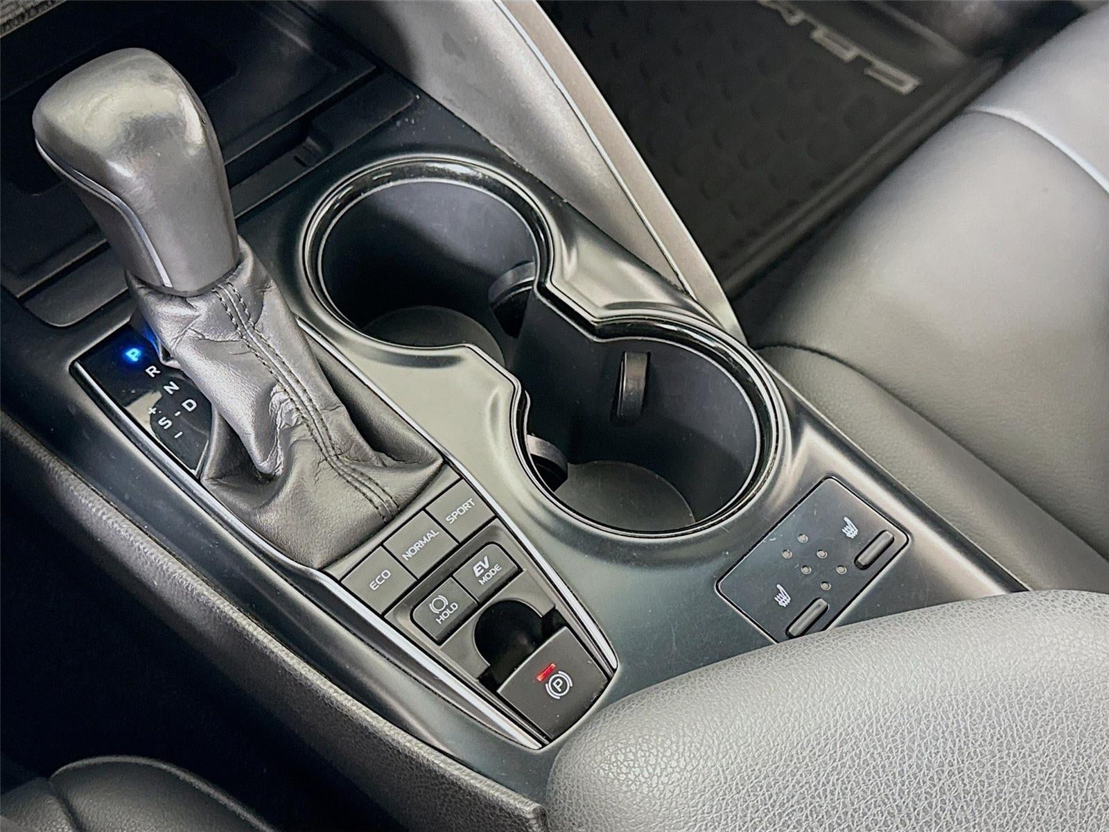 2018 Toyota Camry Hybrid LE