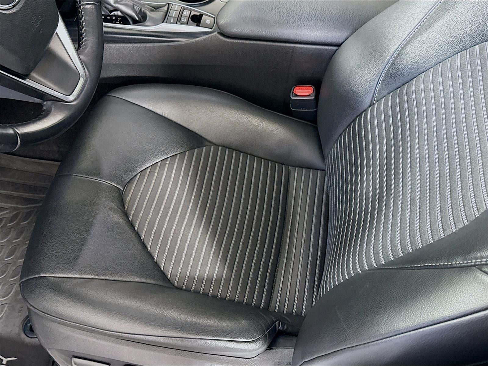 2018 Toyota Camry Hybrid LE